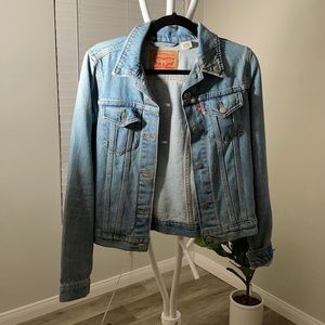Levi jacket size small